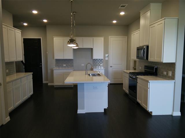 Primary Photo - 8313 Oxalis Ln