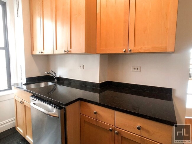 Building Photo - EAST 80TH STREET