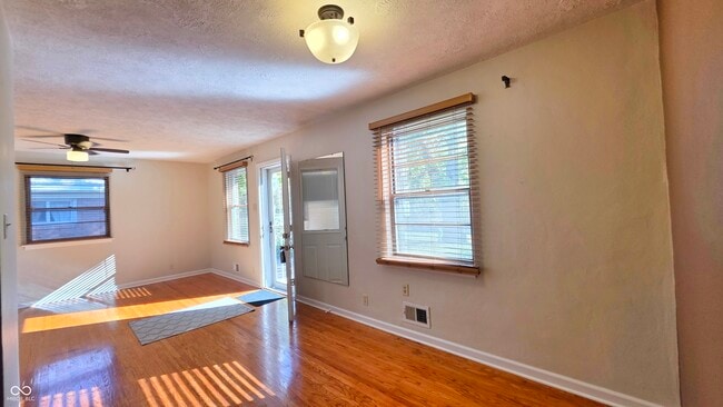 Foto del edificio - 4136 E Pleasant Run Parkway North Dr