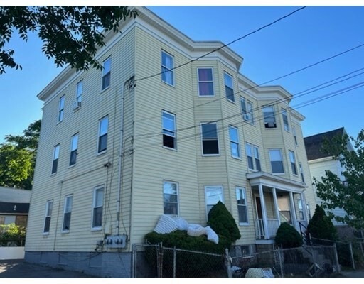 Building Photo - 50 Astor St