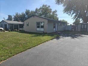 Building Photo - 213 Butte Ln