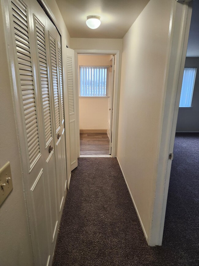 Building Photo - Heritage Glen Townhomes