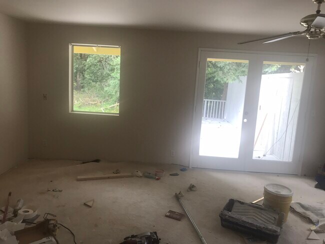 Building Photo - 15712 NE 56th Way