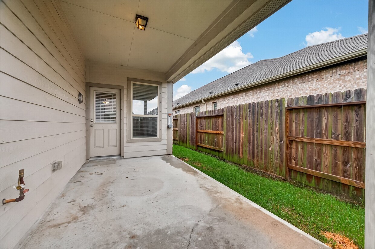 Building Photo - 13129 Leisure Cove Dr
