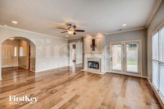 Building Photo - 3611 Courtyard Ln