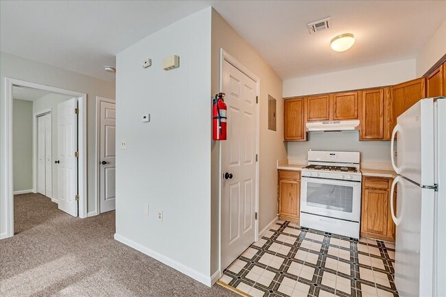 Building Photo - 207 Hall Ave