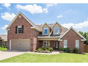 Building Photo - 3507 SW Briar Creek Ave