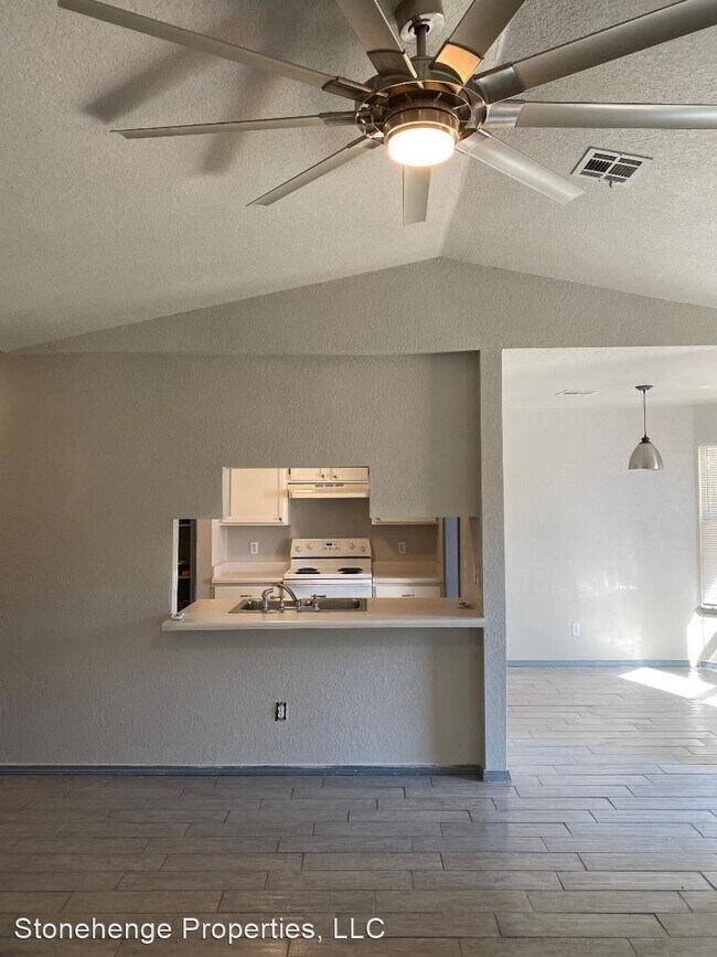 Building Photo - 3 br, 2 bath House - 1112 Shadowlake Dr.