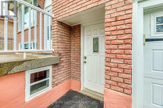 Building Photo - 18 Orsett St