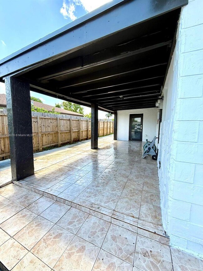 Foto del edificio - 11462 SW 225th St