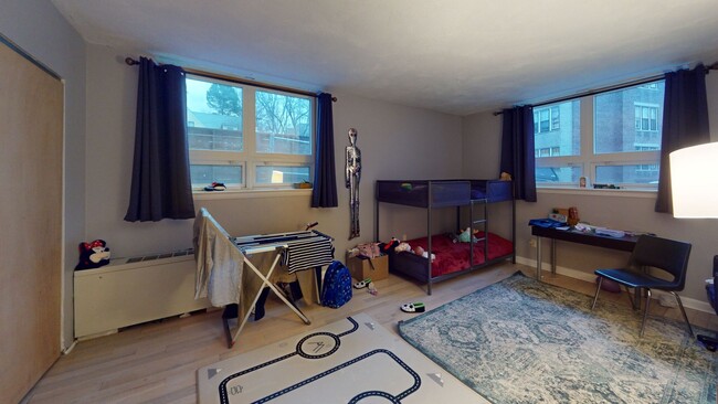 Building Photo - Cozy Brookline 2 Bed