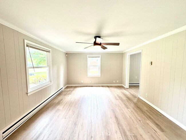 Foto del edificio - 1705 Eden Ave