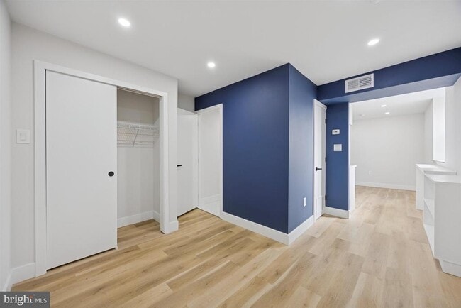 Building Photo - 4522 Baker St