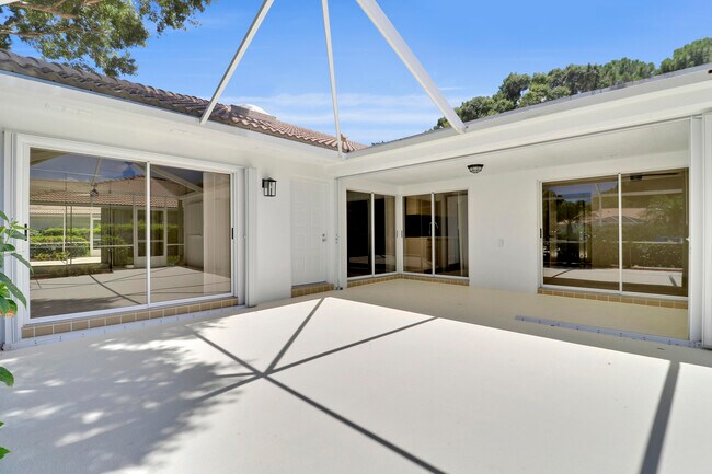 Building Photo - 11301 Myrtle Oak Ct