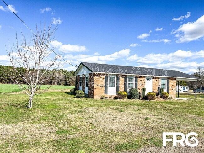 Foto del edificio - 831 Hood Swamp Rd
