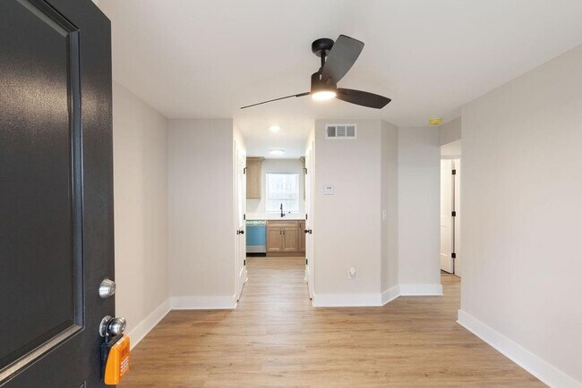 Foto del edificio - 396 Linden Ave NE
