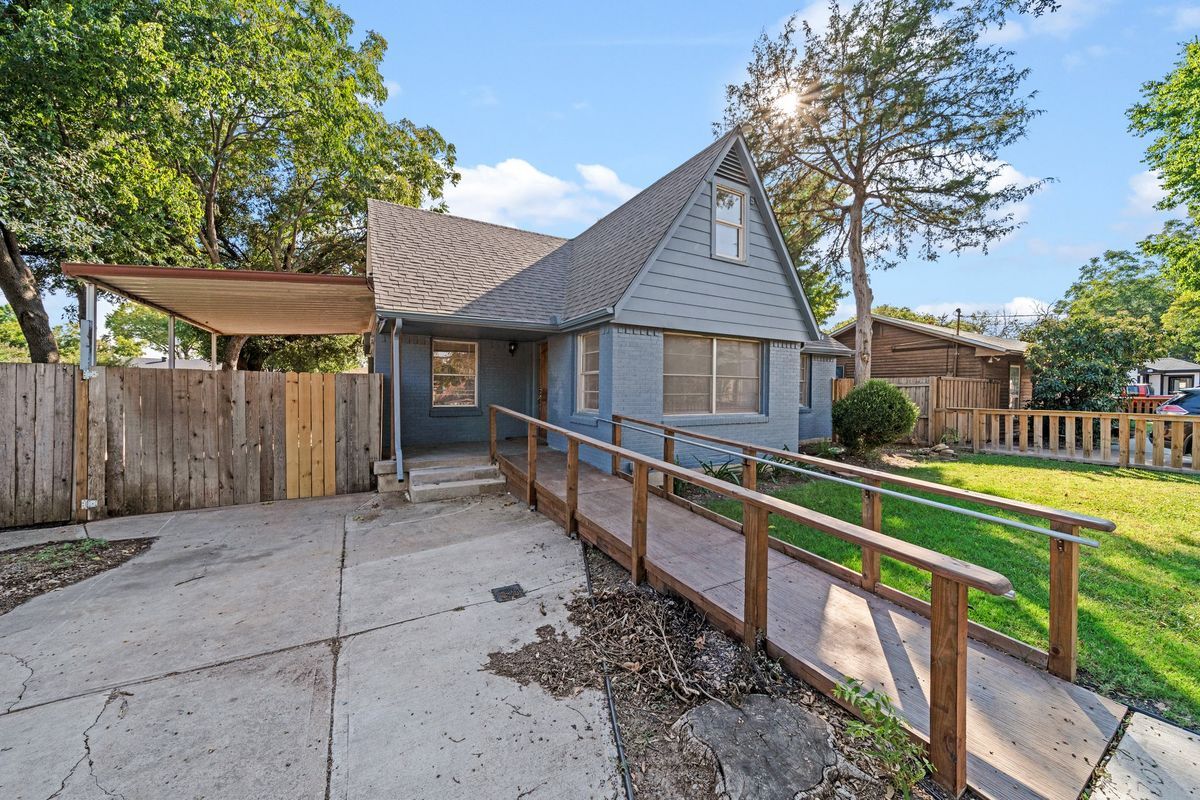 Primary Photo - 2620 Engle Ave