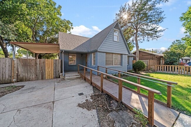 Building Photo - 2620 Engle Ave