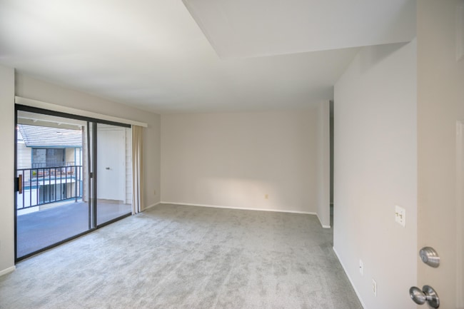 Building Photo - 8538 Summerdale Rd
