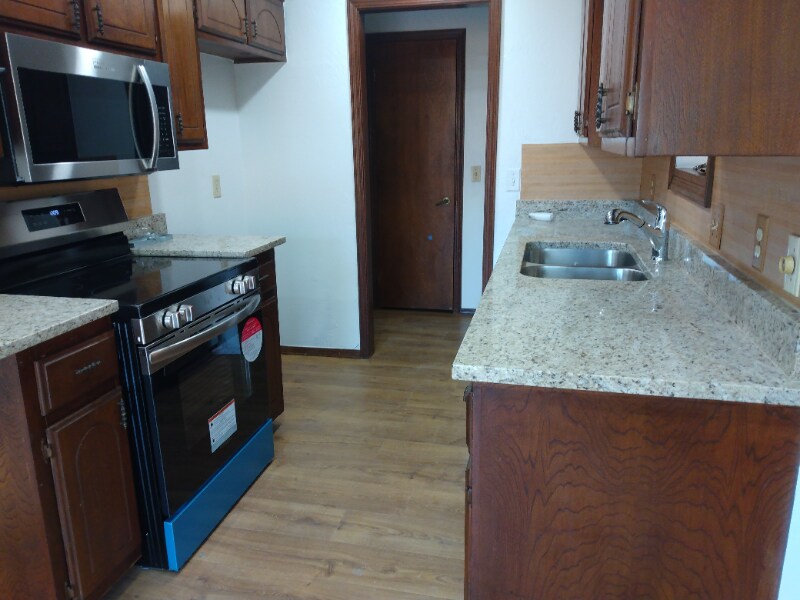 Foto principal - 12218 Stratford Dr