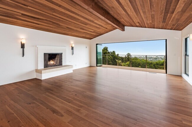 Building Photo - Exquisite Riviera Retreat w/ Ocean View - ...