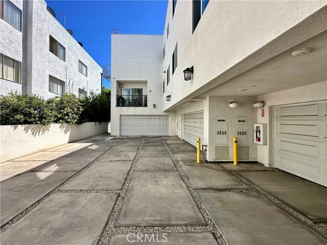 Foto del edificio - 14019 Vanowen St