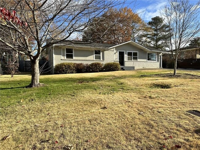 Building Photo - 503 Concord Woods Dr SE