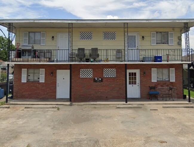 Front of Property all 2nd floor. - 614 Central Ave