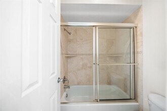 Building Photo - 20271 Sunny Shores Dr