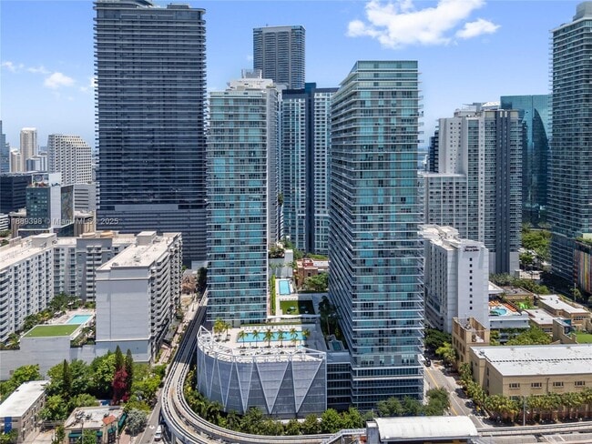 Foto del edificio - 1111 SW 1st Ave