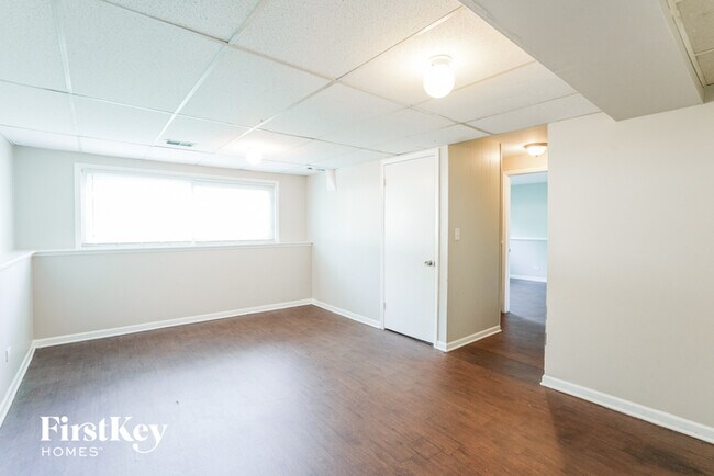 Building Photo - 16403 Marshfield Ave