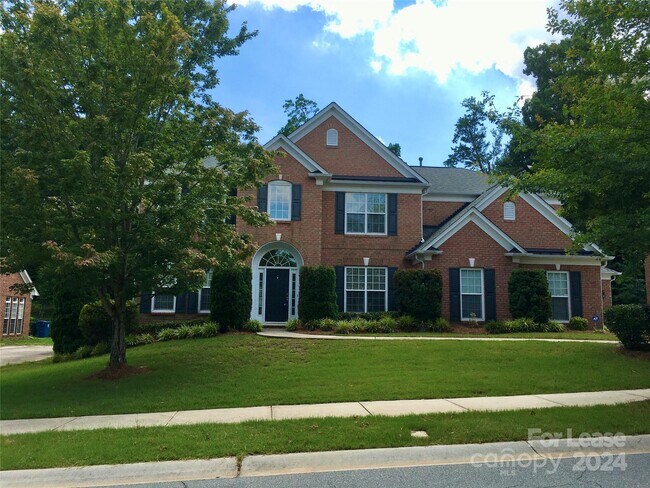 Building Photo - 432 Willow Brook Dr