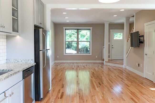 Kitchen/Living - 406 Dobson St