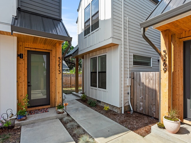 Photo - 5271 N Oberlin St House