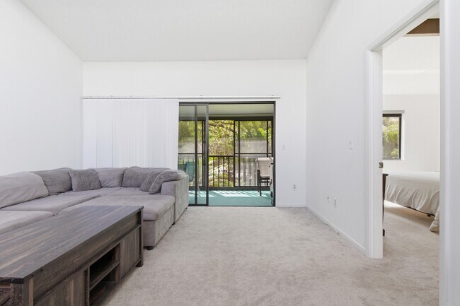 Foto del edificio - 1628 Clower Creek Dr