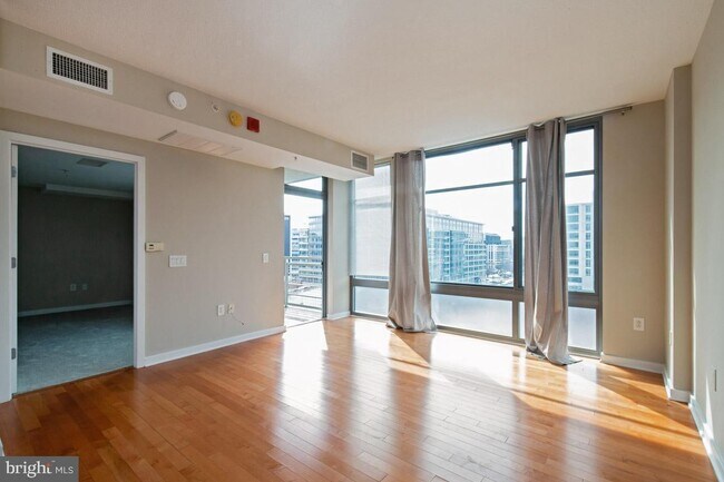 Building Photo - 475 K St NW