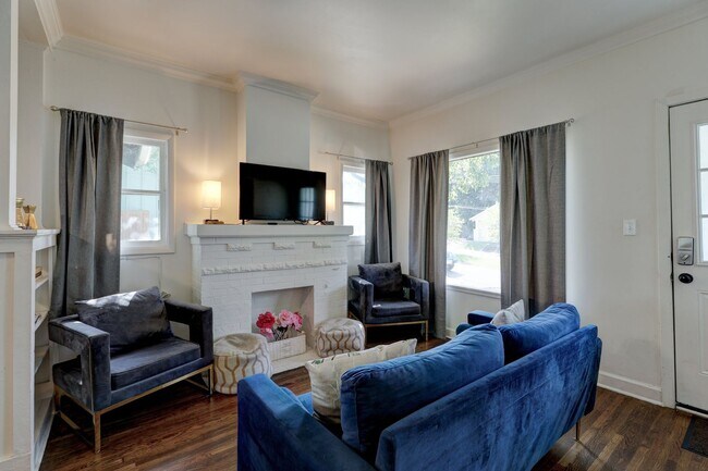 Foto del edificio - Fully Furnished in Owen Park!