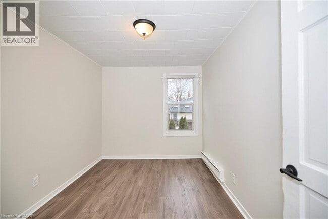 Building Photo - 33 Lock St