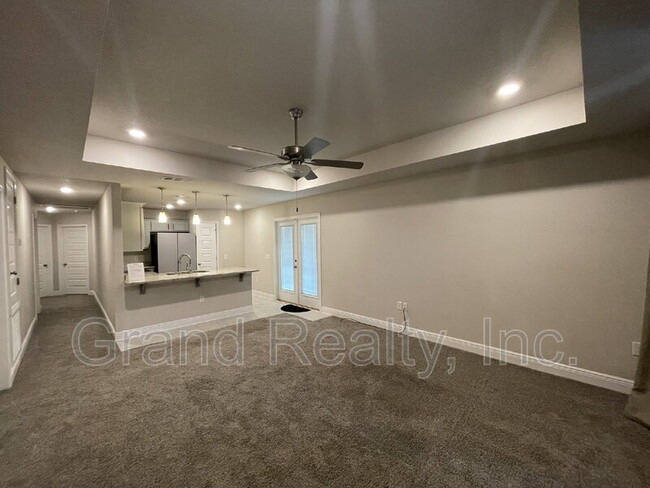 Building Photo - 4293 Castille Ave