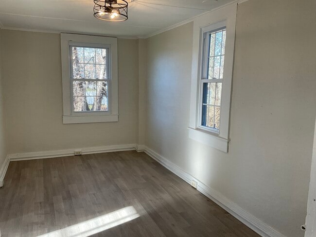 Building Photo - 268 Bow Ln