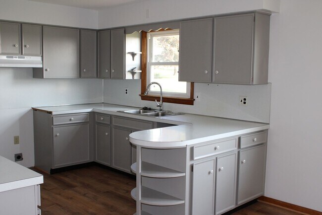 Building Photo - 1443 Delta Rd