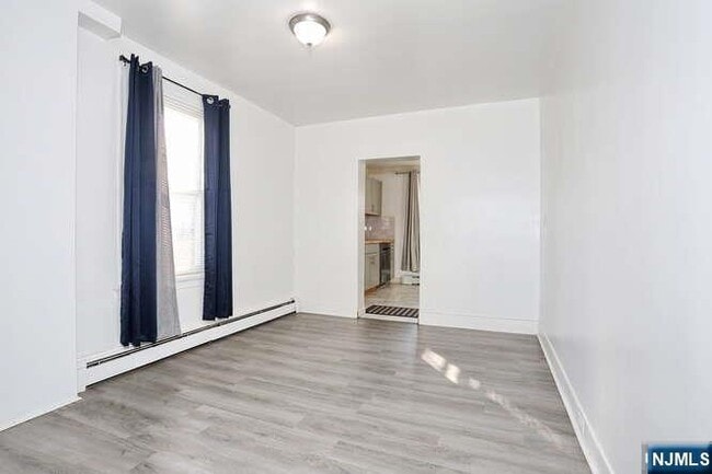 Building Photo - 68 Mohawk Ave