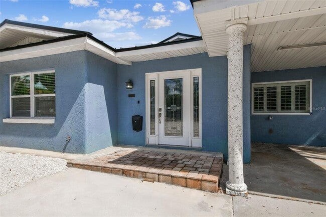 Building Photo - 131 Adalia Ave