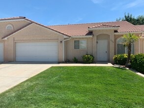 Building Photo - 233 S 2700 E Cir