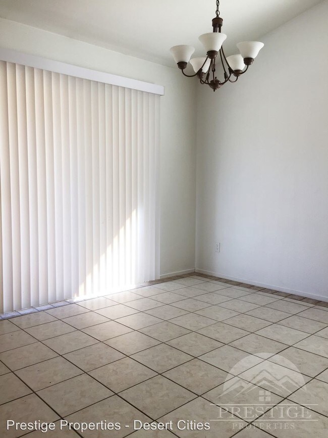 Building Photo - 58319 Mountain View Trl