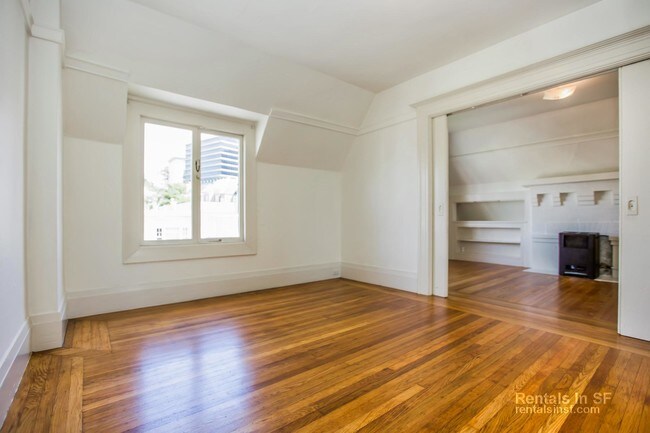 Building Photo - 1275 3rd Ave