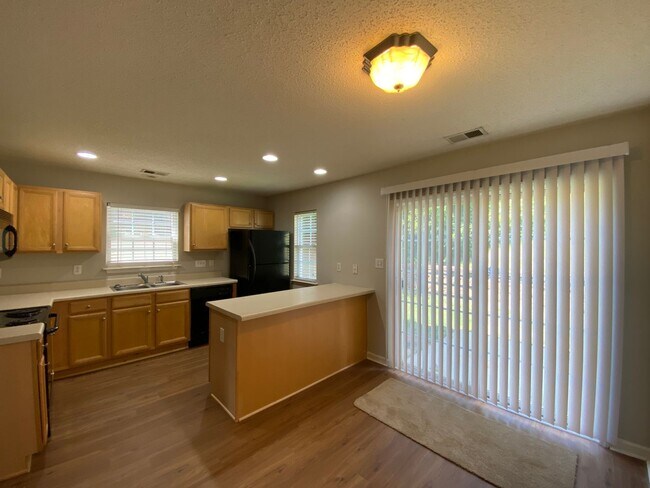 Building Photo - 3006 Kensington Pl