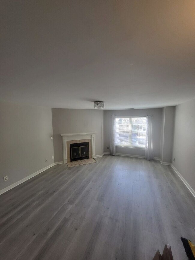 Foto del edificio - OPEN HOUSE ON 5/22 BETWEEN 11A- 3P - 2 Bed / 2 Bath Condo– $1,800/month