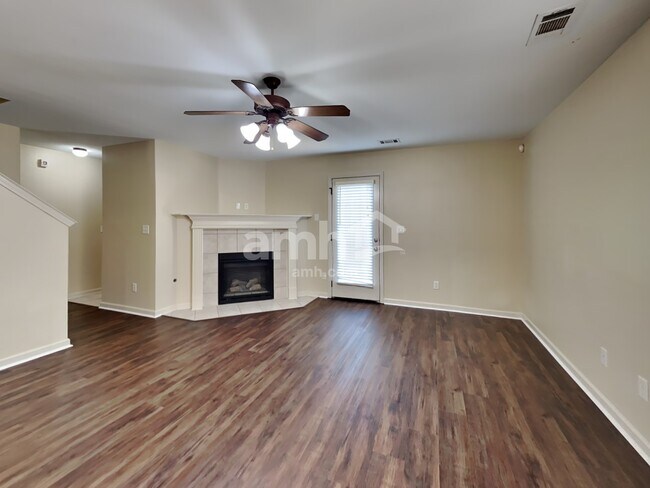 Foto del edificio - 10221 Eveninghill Dr