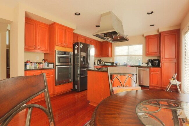 Building Photo - 6240 Camino del Lago